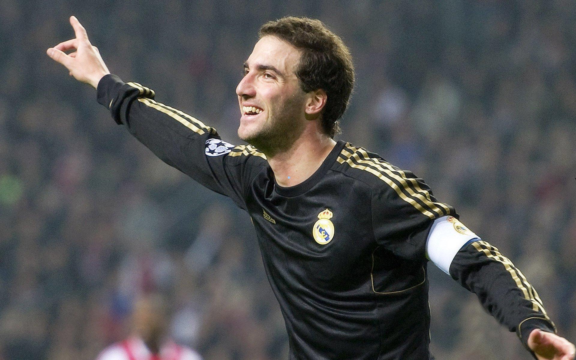 巴萨面临注册新援关键节点,1月15日前必须提交滕森重伤报告