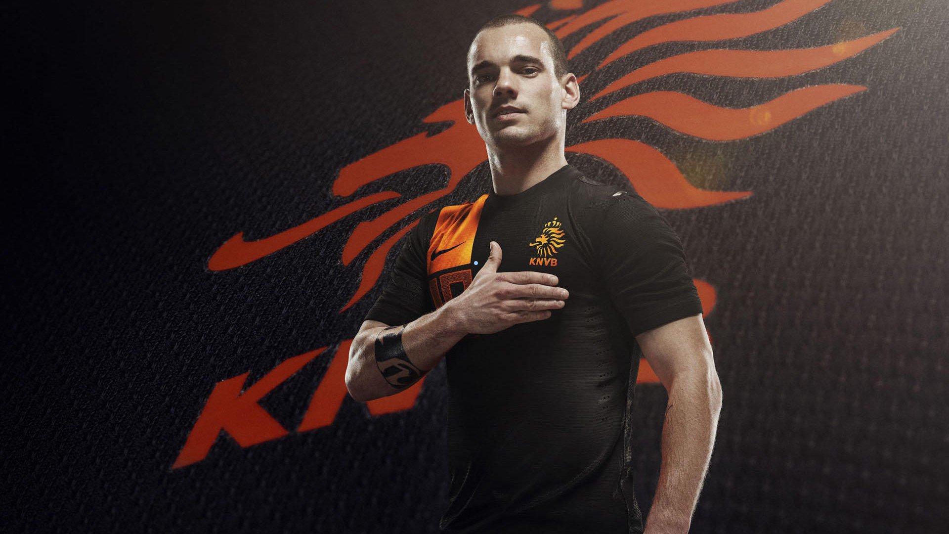 莱万缔造欧冠传奇！代表两大豪门进球20+跻身历史殿堂第四席